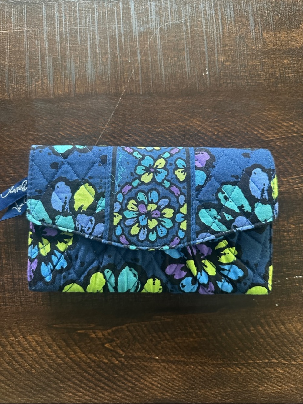 Vera Bradley accordion wallet in Indigo Pop. NWOT
